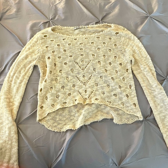 Chloe K Cropped Beige Sweater - Picture 2 of 3